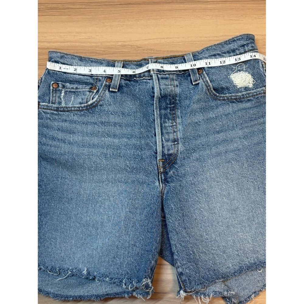Levi's Premium Distressed Cutoff Denim Shorts Blue Raw Hem Button-fly Size 28 - Picture 9 of 9